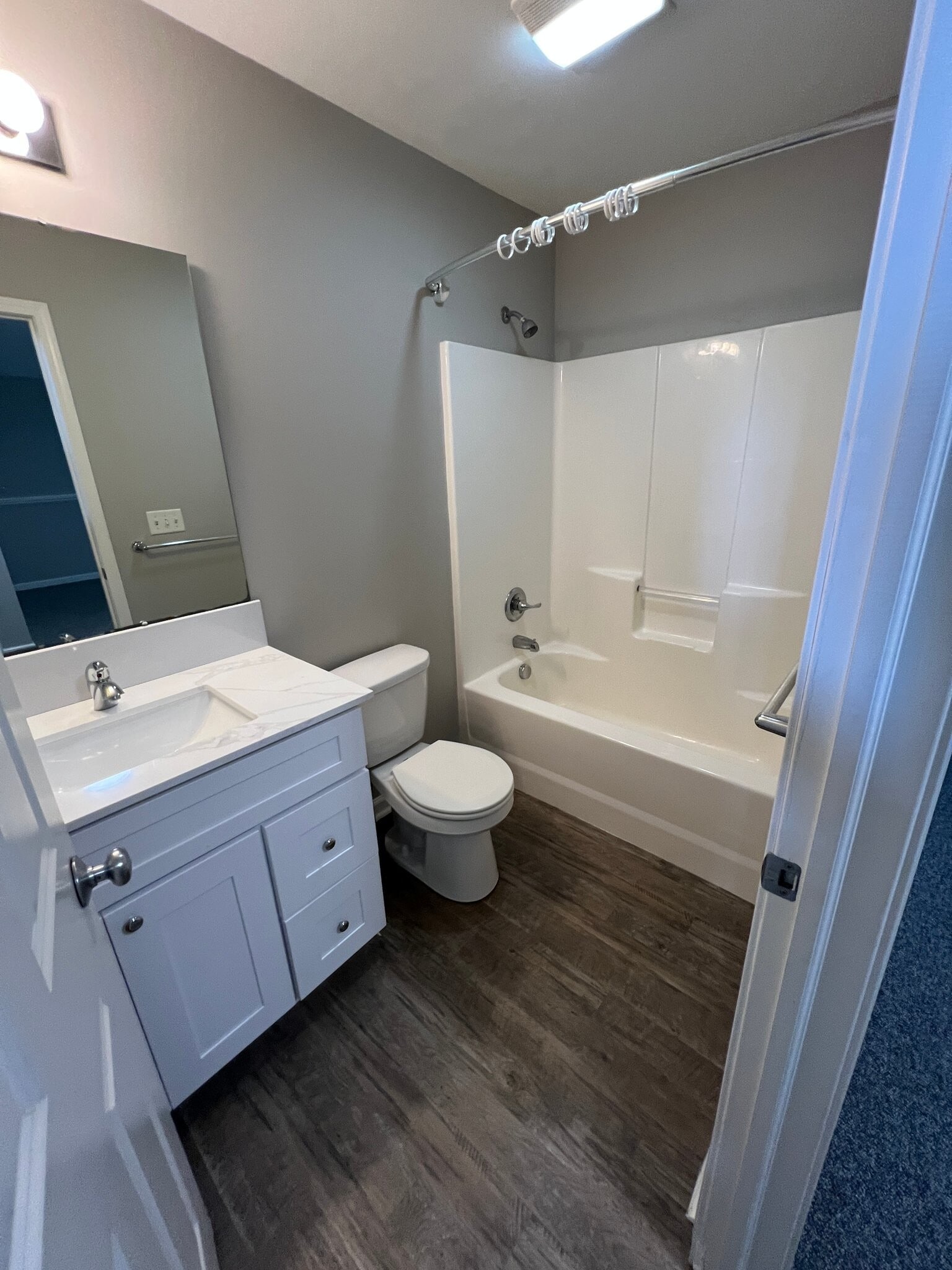 Building Photo - 4693-4695 N Shooks Ct