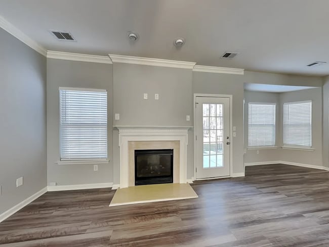 Building Photo - 14642 Eastgrove Dr