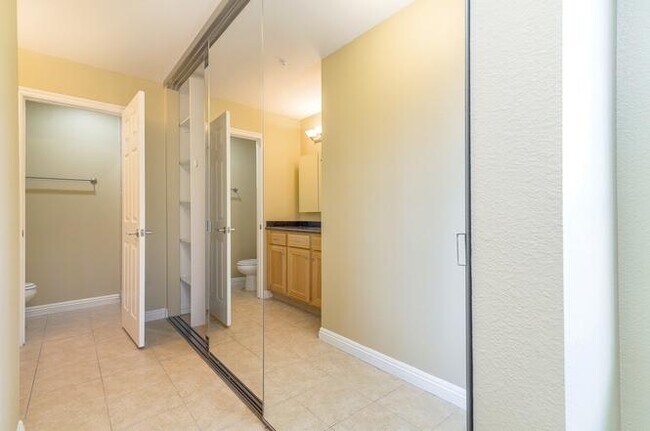 Building Photo - 5525 Shasta Ln