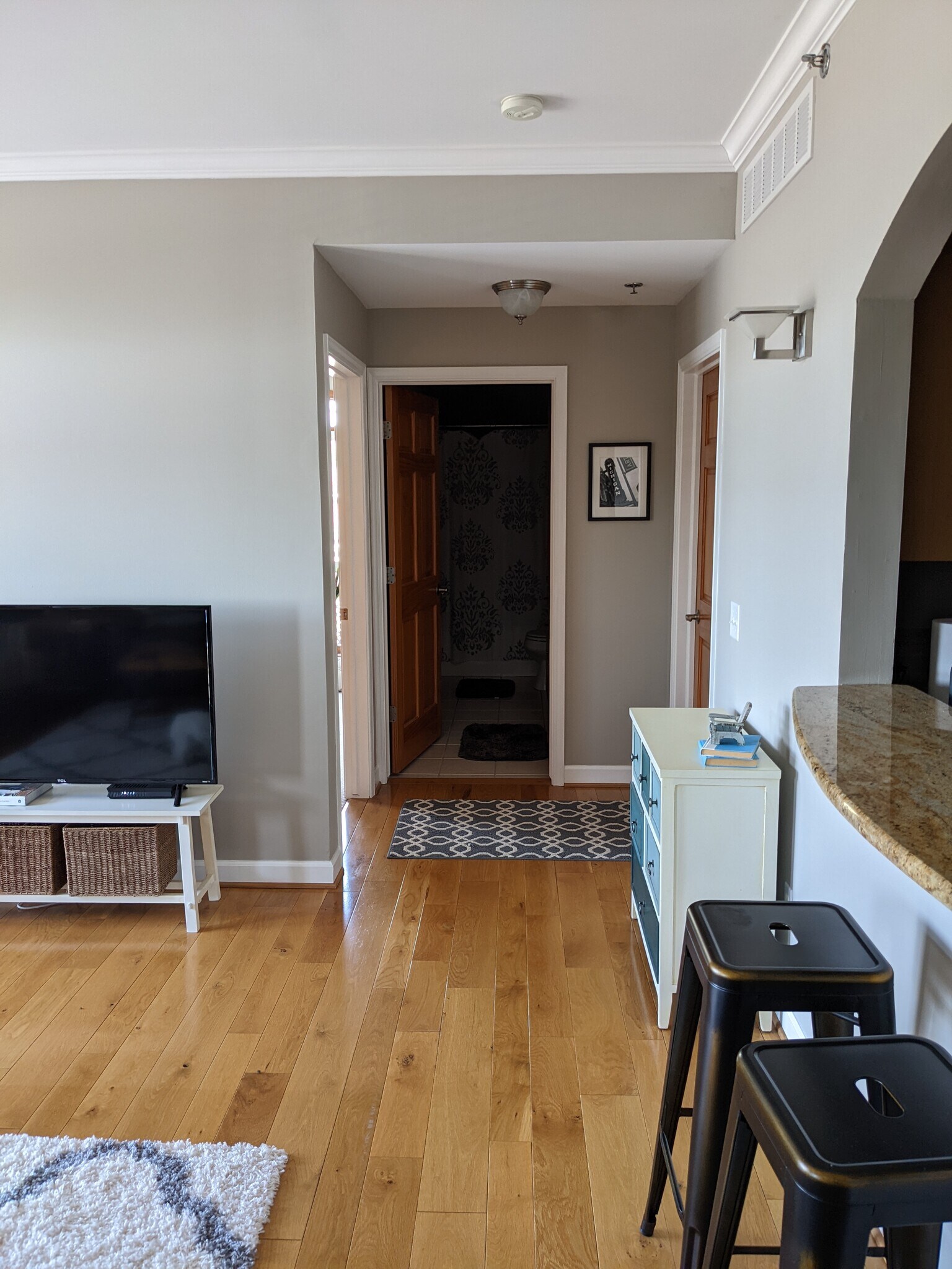 Building Photo - 283 S Zeeb Rd