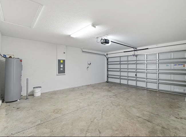 Building Photo - 12609 Maple Bonsai Dr