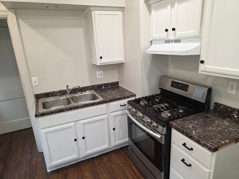 Kitchen 1 - 2382 Springwells St