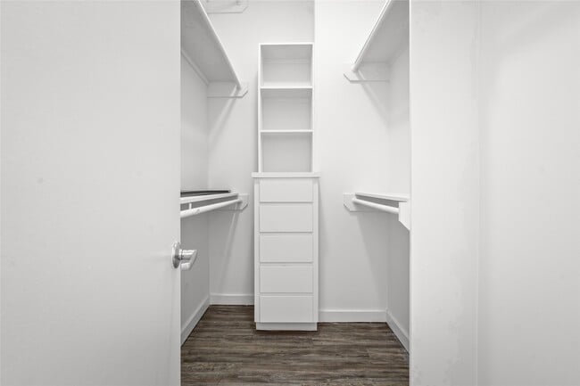 Building Photo - 5712 Winsome Ln