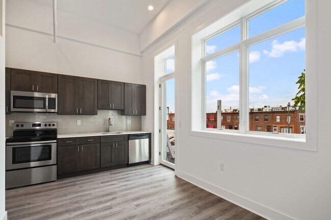 Interior Photo - 1705 Jackson St