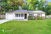 Building Photo - 102 Birchwood Dr