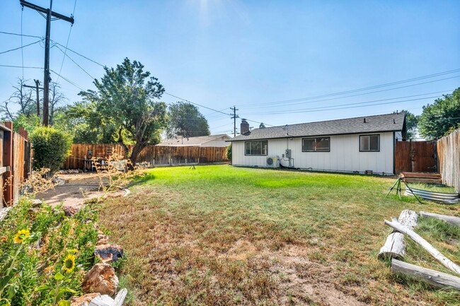 Building Photo - 785 Casazza Dr