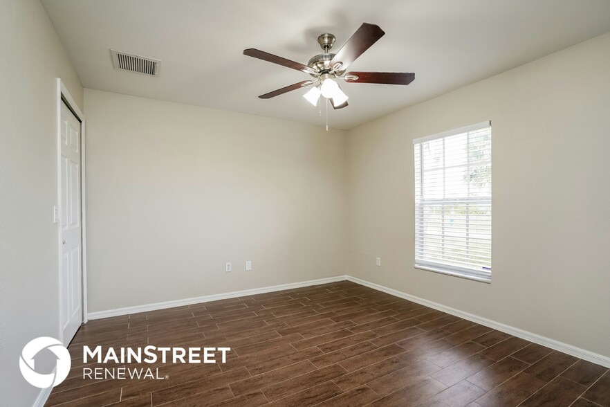 Building Photo - 1223 NW 9th Ave