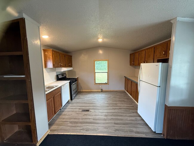 Building Photo - 33 Rocky Top Ridge Rd