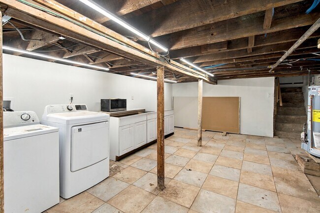Building Photo - 314 Elmwood Ave