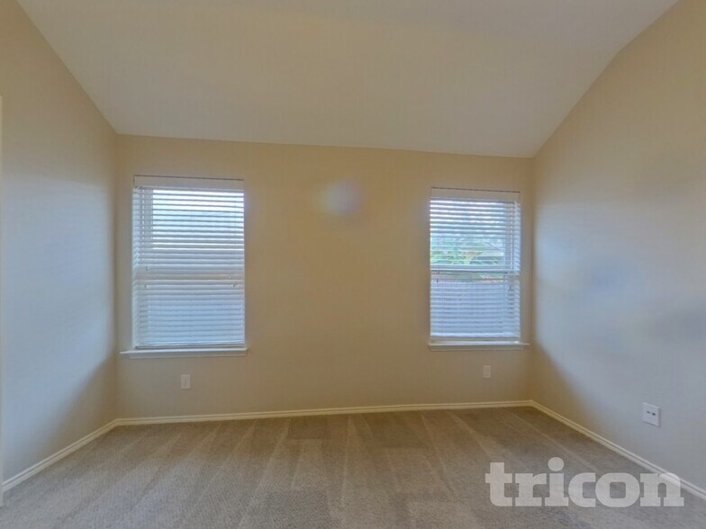 Building Photo - 5712 Parkview Hills Ln