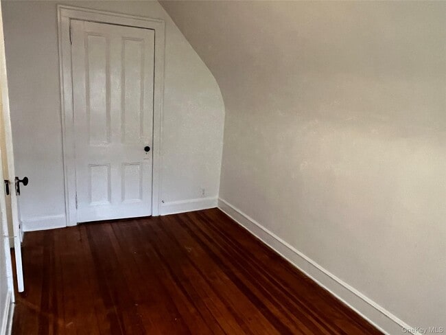 Building Photo - 140 12th Ave