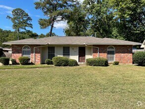 Building Photo - Ranch 3-Bedroom home !!