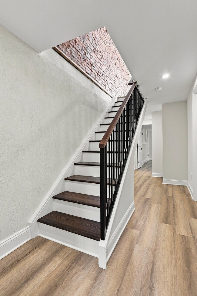 Building Photo - 2409 N 33rd St
