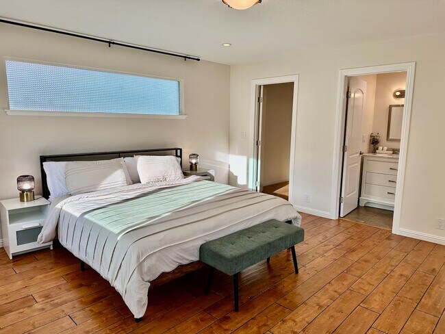 Building Photo - 6505 Skyfarm Dr