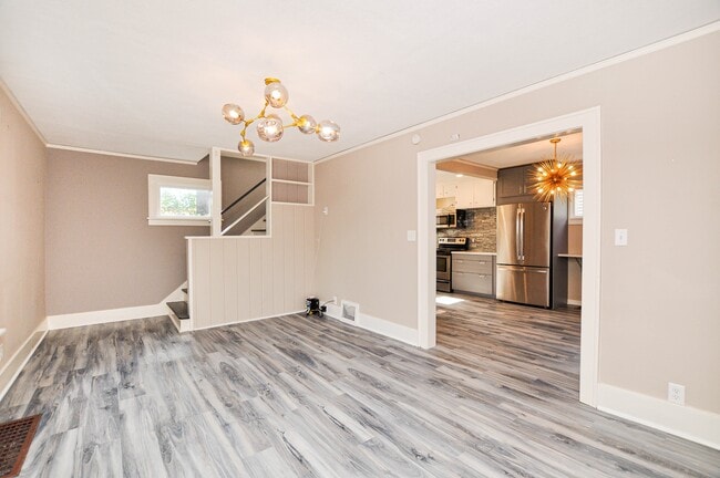 Building Photo - 408 15th Ave SW
