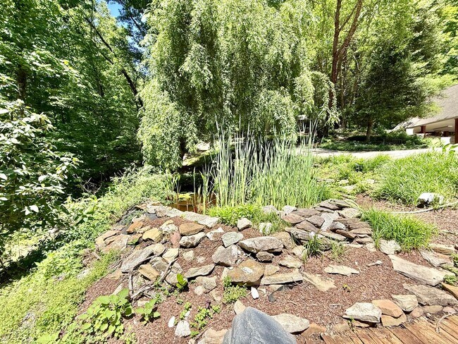 Building Photo - 309 Bullrun Valley Dr