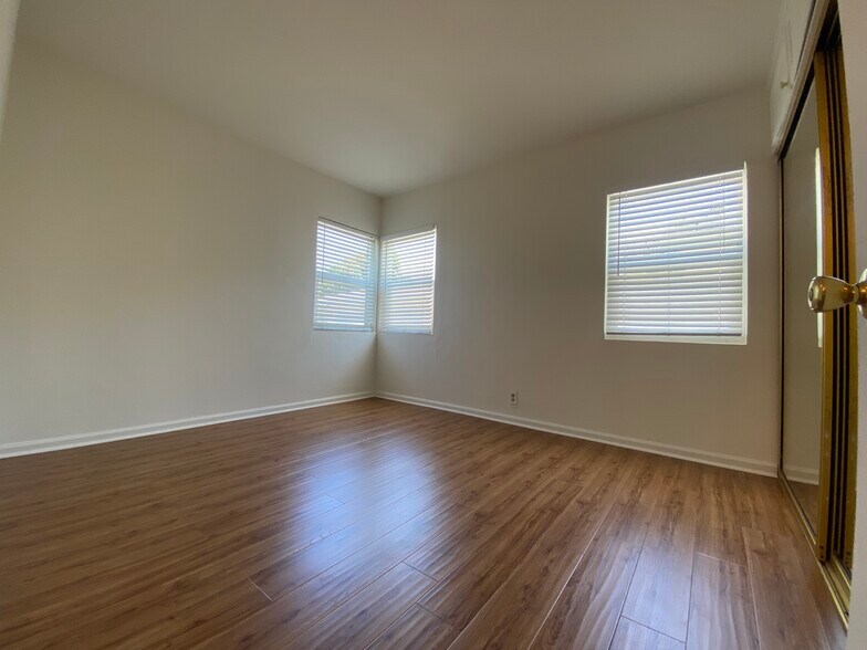 Building Photo - 1621 Del Amo Blvd