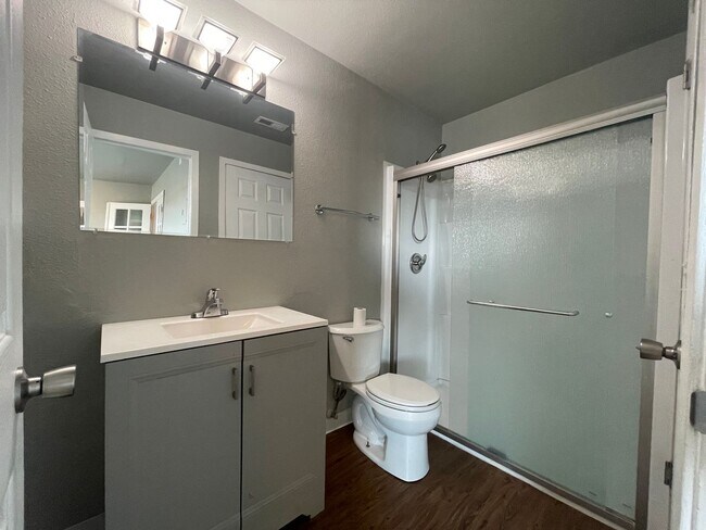 Building Photo - Super Private 1 Bedroom 1 bath in Perfect ...