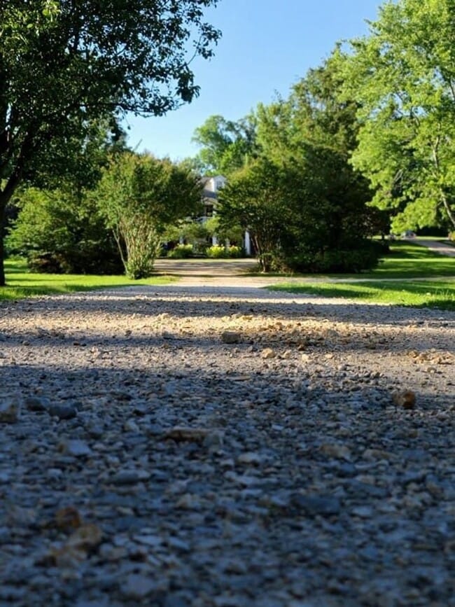 Building Photo - 174 Schools Dr