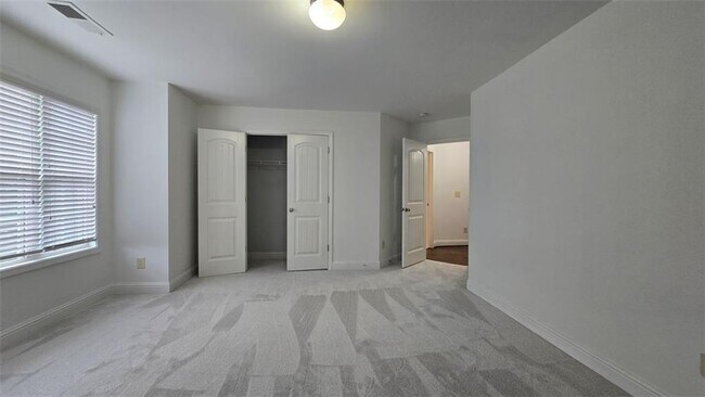 Building Photo - 2275 Copper Trail Ln NE