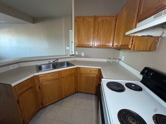 Building Photo - 4502 Llano Rd