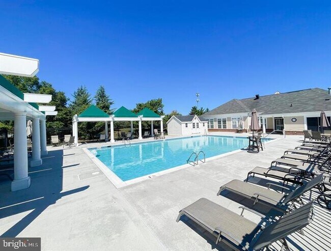 Building Photo - 8612 Wintergreen Ct