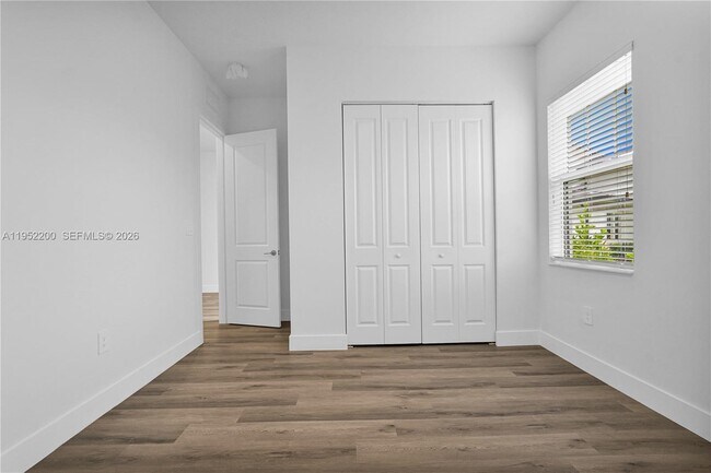 Building Photo - 4422 SW 122nd Ter