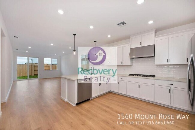 Building Photo - 1560 Mount Rose Ln