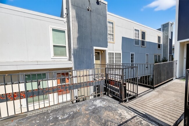 Building Photo - 781 Country Pl Dr