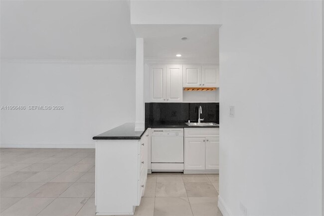 Building Photo - 700 Biltmore Way