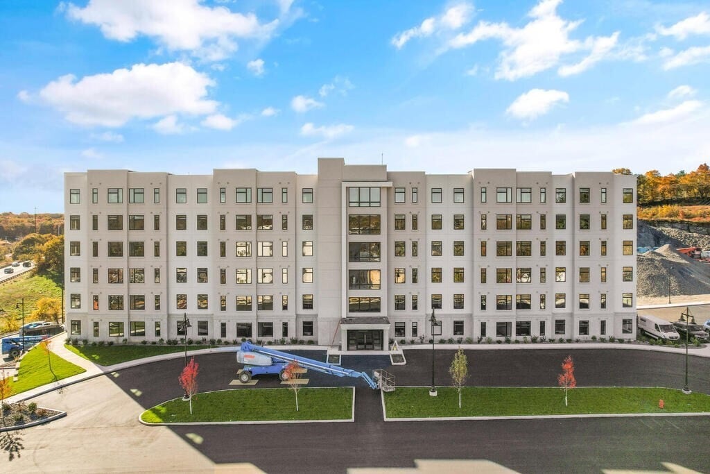 Building Photo - 26 Collins Ave