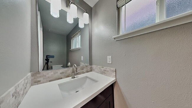 Building Photo - 1105 S Woodlawn St