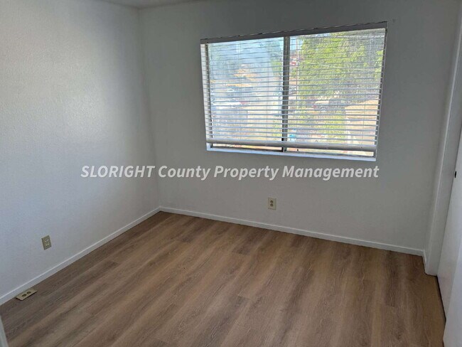 Building Photo - AVAILABLE NOW - Spacious 4 Bed, 2 Bath Apa...