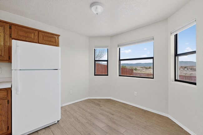 Building Photo - 16 Sheba Pl