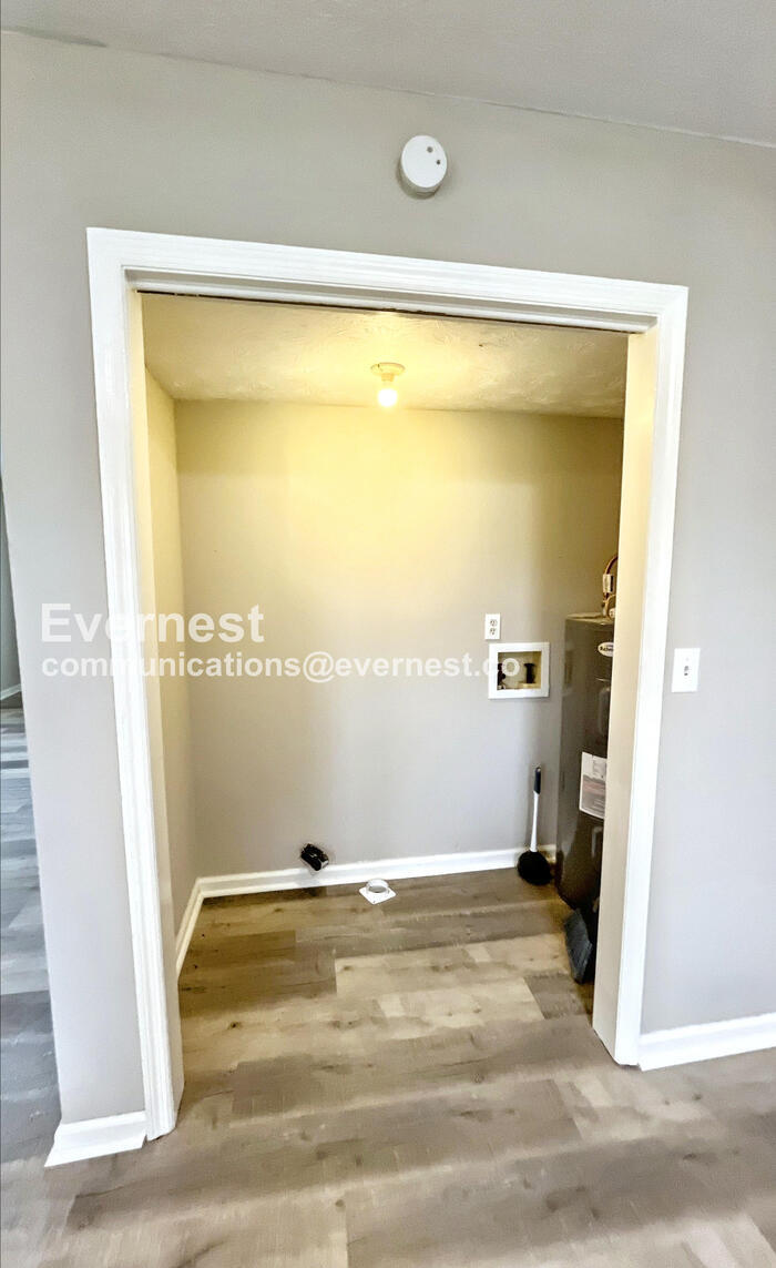 Building Photo - 57 Clara Dr