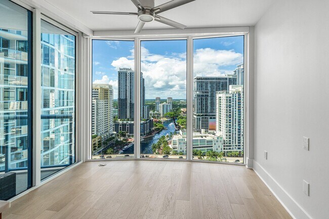 Building Photo - 333 Las Olas Way