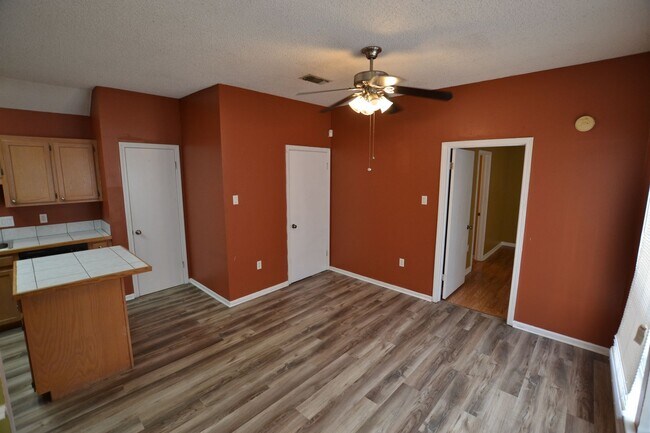 Building Photo - 2136 S Flannery Rd