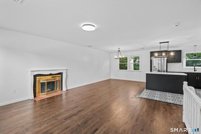 Building Photo - 36 Fuller Dr
