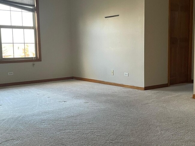 Building Photo - 13356 Vicarage Dr