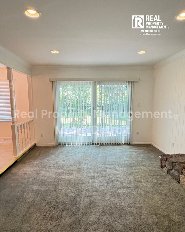Building Photo - 4-Bedroom Single-Family Home in Troy, Michigan