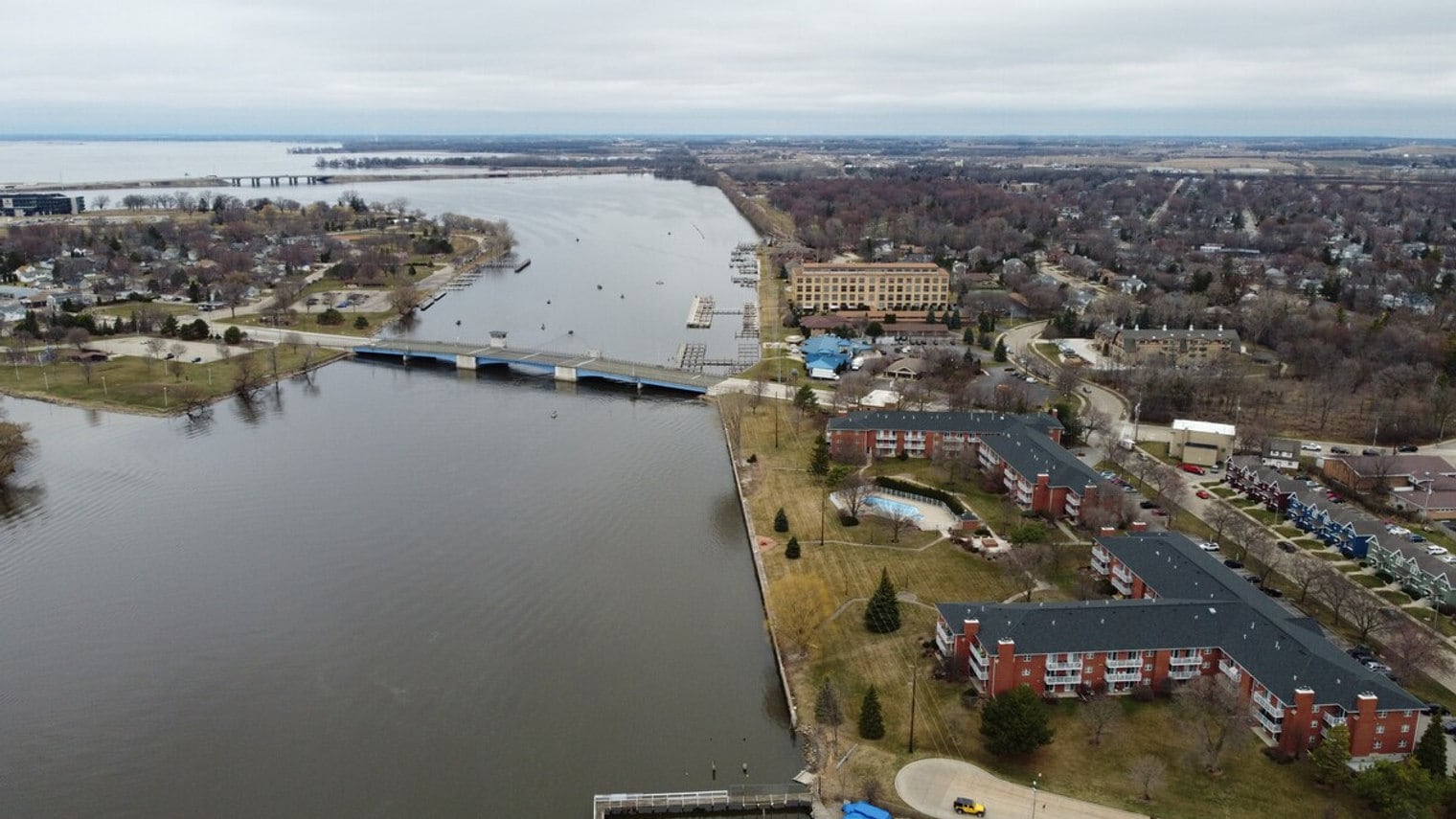 Building Photo - 1335 Summit Ave