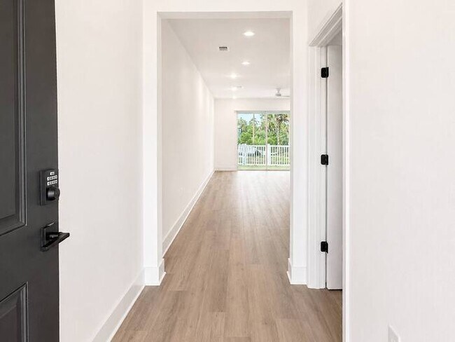 Building Photo - 165 Thibault Trce