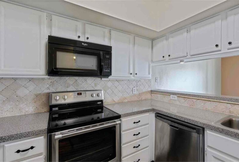 Building Photo - 124 April Point Dr S