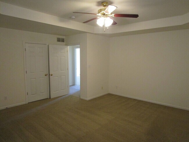 Building Photo - 1725-1727-1727 Louise Cir