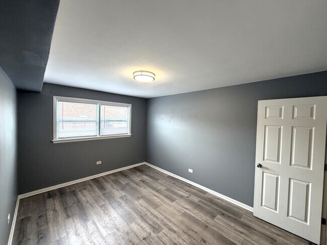 Building Photo - 3754 W 120th St