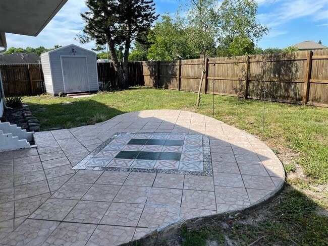 Building Photo - 1392 San Diego Ct