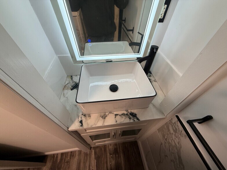 Building Photo - 3 Keller Ave