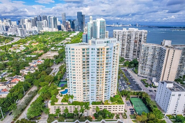 Building Photo - 2475 Brickell Ave