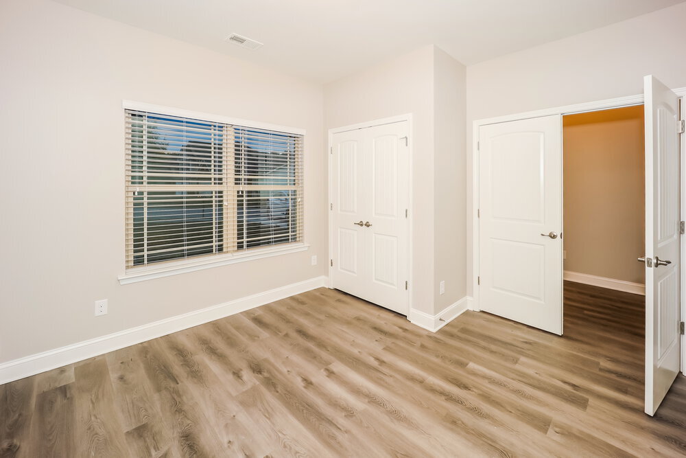 Building Photo - 4890 Summersun Dr