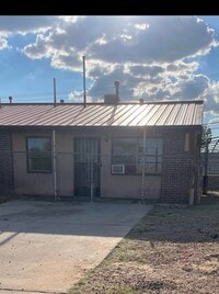 Building Photo - 2105 Lake Omega St
